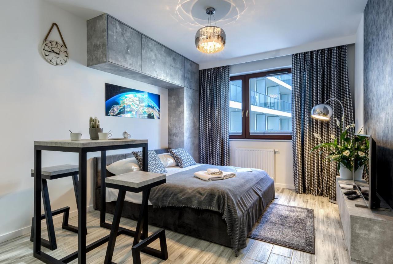 Wola Luxury Stay Warschau Exterior foto