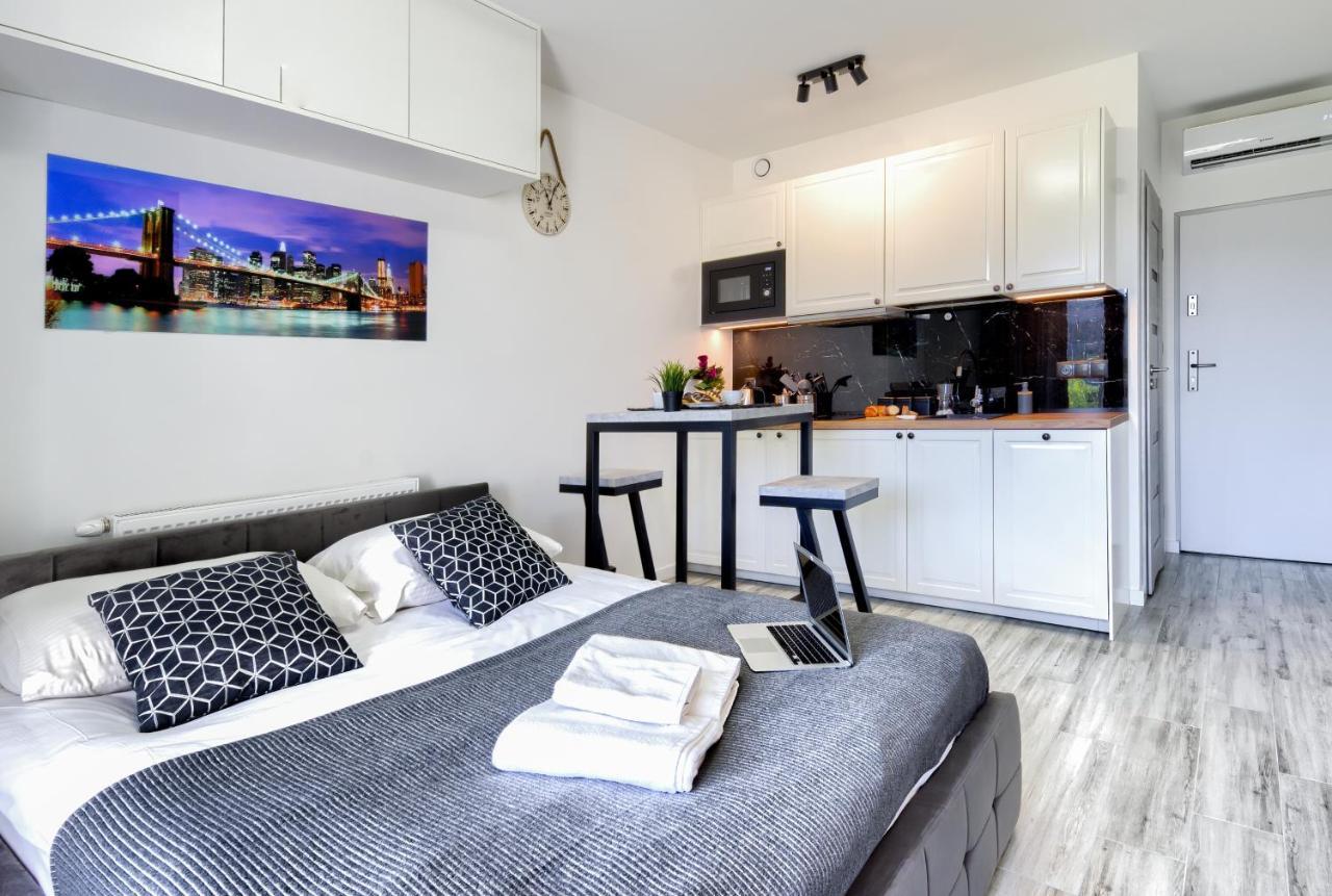 Wola Luxury Stay Warschau Exterior foto