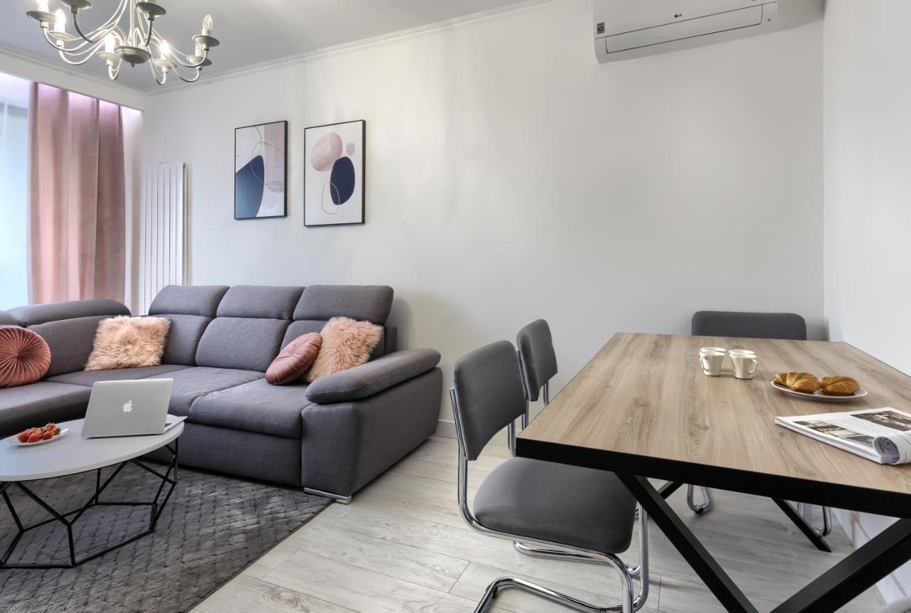 Wola Luxury Stay Warschau Exterior foto