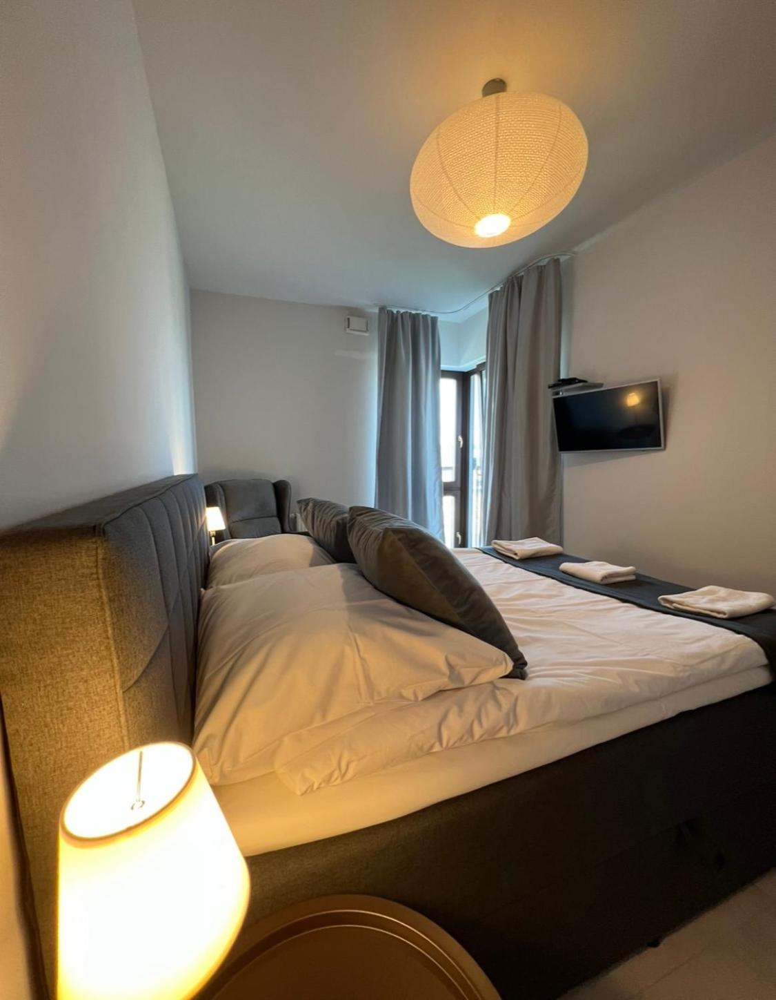 Wola Luxury Stay Warschau Exterior foto